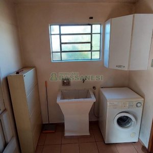 Casa com 85m², 3 dormitórios, 3 vagas, no bairro Santa Catarina em Caxias do Sul para Comprar