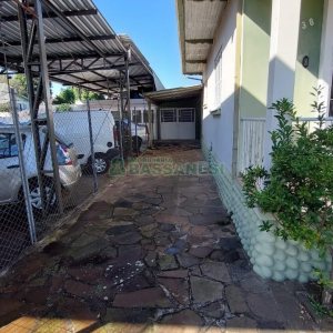 Casa com 85m², 3 dormitórios, 3 vagas, no bairro Santa Catarina em Caxias do Sul para Comprar