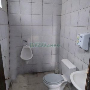 Loja Subsolo com 550m², no bairro De Lazzer em Caxias do Sul para Alugar