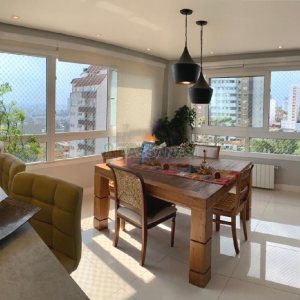 Apto Mobiliado com 174m², 3 dormitórios, 2 vagas, no bairro Lourdes em Caxias do Sul para Comprar