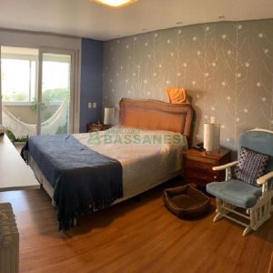 Apto Mobiliado com 174m², 3 dormitórios, 2 vagas, no bairro Lourdes em Caxias do Sul para Comprar