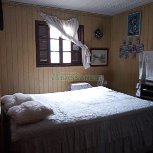 Casa, 3 dormitórios, 1 vaga, no bairro Cidade Nova em Caxias do Sul para Comprar