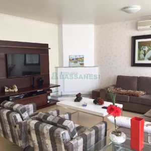 Apartamento com 228m², 4 dormitórios, 1 vaga, no bairro Centro em Caxias do Sul para Comprar