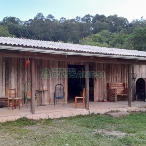 Chácara com 170m², 3 dormitórios, no bairro Ana Rech em Caxias do Sul para Comprar