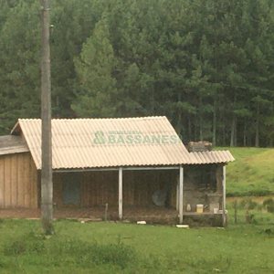 Chácara com 170m², 3 dormitórios, no bairro Ana Rech em Caxias do Sul para Comprar