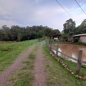 Chácara com 170m², 3 dormitórios, no bairro Ana Rech em Caxias do Sul para Comprar