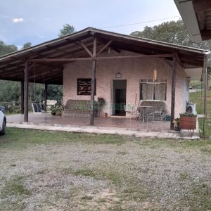 Chácara com 170m², 3 dormitórios, no bairro Ana Rech em Caxias do Sul para Comprar