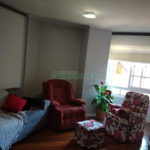 Apartamento com 200m², 3 dormitórios, 2 vagas, no bairro Universitário em Caxias do Sul para Comprar