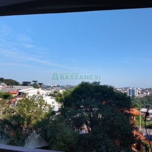 Apartamento com 200m², 3 dormitórios, 2 vagas, no bairro Universitário em Caxias do Sul para Comprar