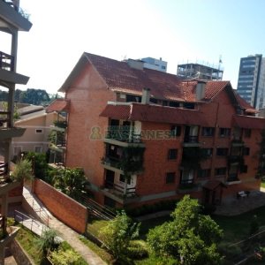 Apartamento com 200m², 3 dormitórios, 2 vagas, no bairro Universitário em Caxias do Sul para Comprar