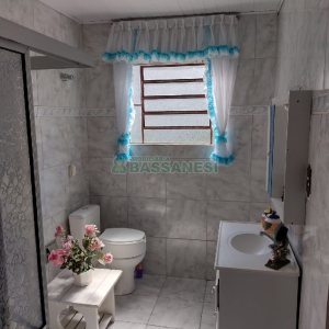 Casa com 196m², 4 dormitórios, 2 vagas, no bairro Panazzolo em Caxias do Sul para Comprar