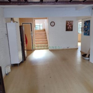 Casa com 196m², 4 dormitórios, 2 vagas, no bairro Panazzolo em Caxias do Sul para Comprar