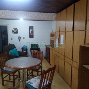 Casa com 196m², 4 dormitórios, 2 vagas, no bairro Panazzolo em Caxias do Sul para Comprar