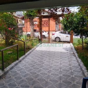 Casa com 196m², 4 dormitórios, 2 vagas, no bairro Panazzolo em Caxias do Sul para Comprar