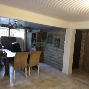 Casa com 495m², 3 dormitórios, 2 vagas, no bairro Santa Catarina em Caxias do Sul para Comprar