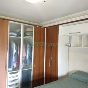 Casa com 495m², 3 dormitórios, 2 vagas, no bairro Santa Catarina em Caxias do Sul para Comprar
