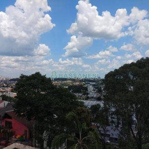 Casa com 495m², 3 dormitórios, 2 vagas, no bairro Santa Catarina em Caxias do Sul para Comprar