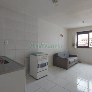 Kitinete com 30m², 1 dormitório, 1 vaga, no bairro Sagrada Família em Caxias do Sul para Alugar