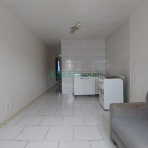 Kitinete com 30m², 1 dormitório, 1 vaga, no bairro Sagrada Família em Caxias do Sul para Alugar