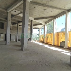 Loja com 450m², 4 vagas, no bairro Marechal Floriano em Caxias do Sul para Alugar