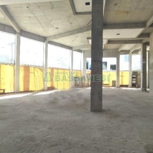 Loja com 450m², 4 vagas, no bairro Marechal Floriano em Caxias do Sul para Alugar