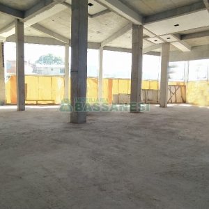 Loja com 450m², 4 vagas, no bairro Marechal Floriano em Caxias do Sul para Alugar