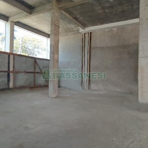 Loja com 450m², 4 vagas, no bairro Marechal Floriano em Caxias do Sul para Alugar