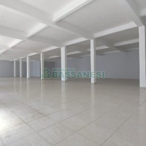 Loja com 500m², no bairro Centro em Caxias do Sul para Alugar ou Comprar