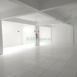 Loja com 300m², no bairro Centro em Caxias do Sul para Alugar