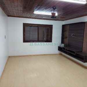 Casa com 154m², 3 dormitórios, 3 vagas, no bairro Charqueadas em Caxias do Sul para Comprar
