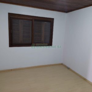 Casa com 154m², 3 dormitórios, 3 vagas, no bairro Charqueadas em Caxias do Sul para Comprar