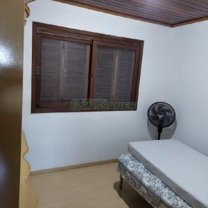 Casa com 154m², 3 dormitórios, 3 vagas, no bairro Charqueadas em Caxias do Sul para Comprar