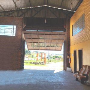 Pavilhão com 1200m², no bairro Santa Fé em Caxias do Sul para Comprar