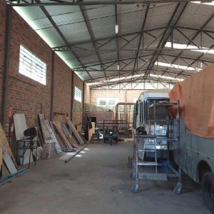 Pavilhão com 1200m², no bairro Santa Fé em Caxias do Sul para Comprar