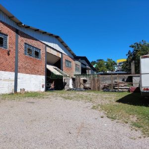 Pavilhão com 1200m², no bairro Santa Fé em Caxias do Sul para Comprar