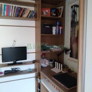 Casa com 100m², 3 dormitórios, 4 vagas, no bairro Vila Leon em Caxias do Sul para Comprar