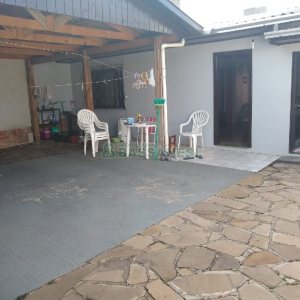 Casa, 3 dormitórios, 4 vagas, no bairro Vila Leon em Caxias do Sul para Comprar