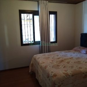 Casa, 3 dormitórios, 4 vagas, no bairro Vila Leon em Caxias do Sul para Comprar