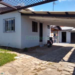 Casa, 3 dormitórios, 4 vagas, no bairro Vila Leon em Caxias do Sul para Comprar