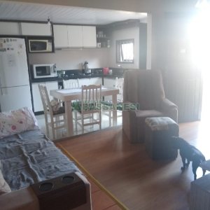 Casa, 3 dormitórios, 4 vagas, no bairro Vila Leon em Caxias do Sul para Comprar