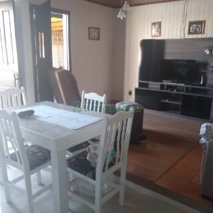 Casa, 3 dormitórios, 4 vagas, no bairro Vila Leon em Caxias do Sul para Comprar