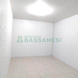 Casa Comercial com 470m², 4 dormitórios, 1 vaga, no bairro Centro em Caxias do Sul para Comprar