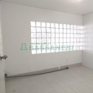 Casa Comercial com 470m², 4 dormitórios, 1 vaga, no bairro Centro em Caxias do Sul para Comprar