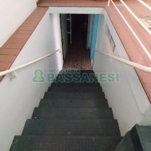 Casa Comercial com 470m², 4 dormitórios, 1 vaga, no bairro Centro em Caxias do Sul para Comprar