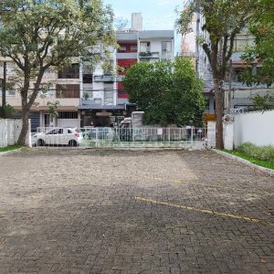 Casa Comercial com 470m², 4 dormitórios, 1 vaga, no bairro Centro em Caxias do Sul para Comprar