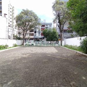 Casa Comercial com 470m², 4 dormitórios, 1 vaga, no bairro Centro em Caxias do Sul para Comprar