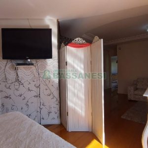 Casa Mobiliada com 500m², 5 dormitórios, 4 vagas, no bairro Sant Etiene em Caxias do Sul para Comprar