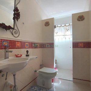 Casa Mobiliada com 500m², 5 dormitórios, 4 vagas, no bairro Sant Etiene em Caxias do Sul para Comprar