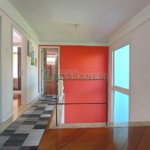 Casa Mobiliada com 500m², 5 dormitórios, 4 vagas, no bairro Sant Etiene em Caxias do Sul para Comprar