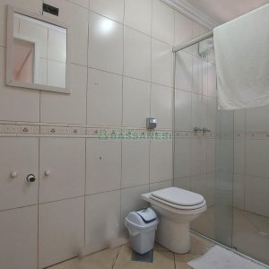 Casa Mobiliada com 500m², 5 dormitórios, 4 vagas, no bairro Sant Etiene em Caxias do Sul para Comprar